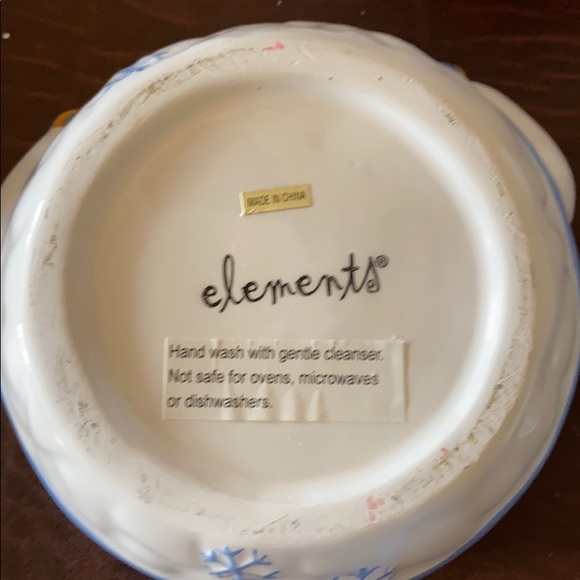 Set of 4 Whimsical Snowman Covered Bowls - Picture 5 of 6